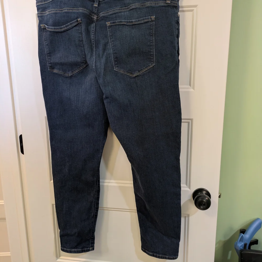 Banana Republic Mid-rise, skinny, Dark Blue Jeans, size 18 - Picture 7 of 11